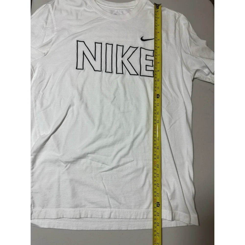 nike white embroidered Nike Tee Logo M